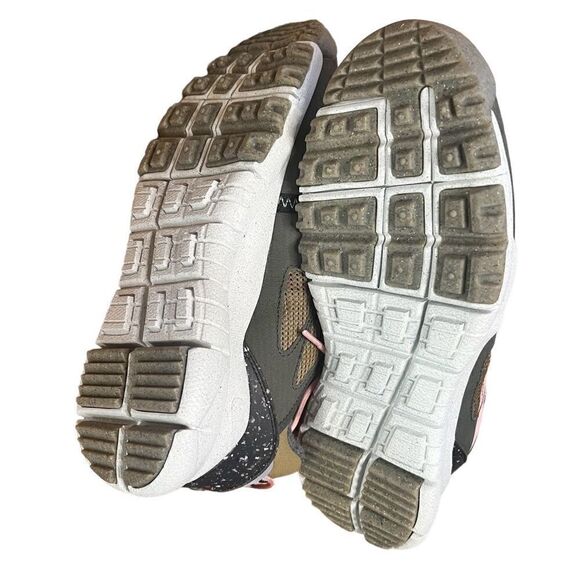 Nike Green & Pink Free Terra Vista Sneakers NWOB Size 9 - Picture 7 of 10